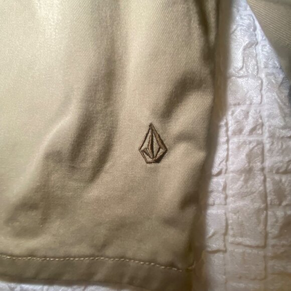 Volcom Corpo Class Tan Chino Shorts Flat Front Classic Casual Comfort   Size 29 - Picture 5 of 8